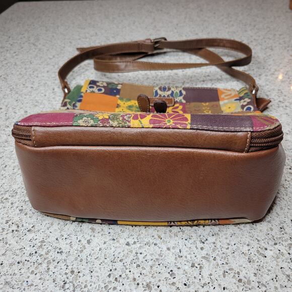 RELIC by Fossil Faux Leather Multi-Color Patchwork Adjustable Crossbody Purse - Picture 7 of 12